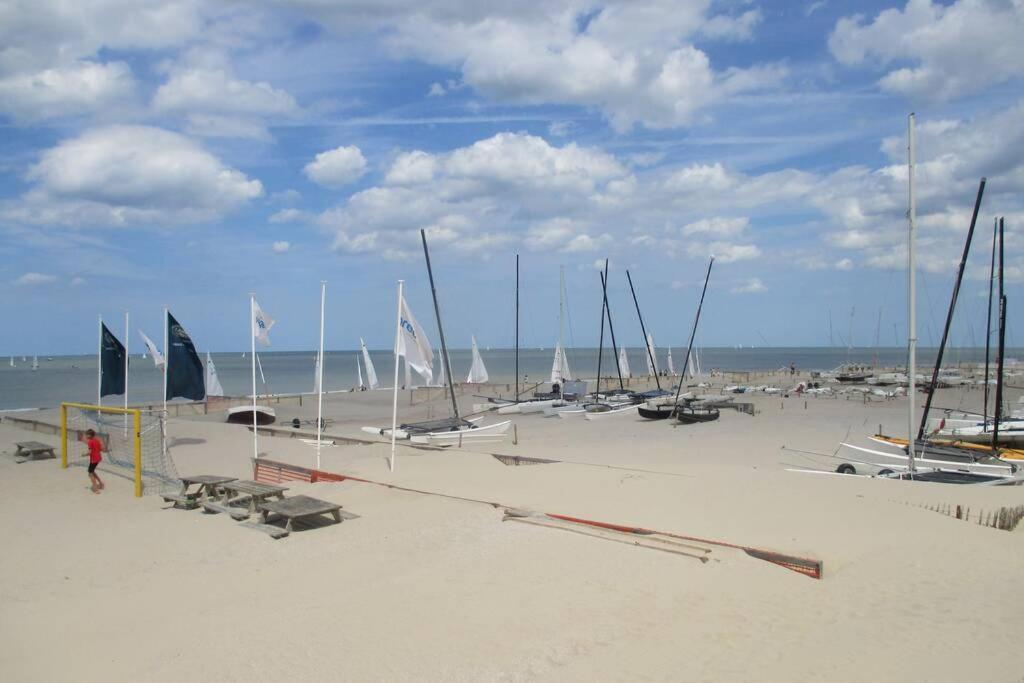 Residentie Astrid Met Private Parking Apartamento