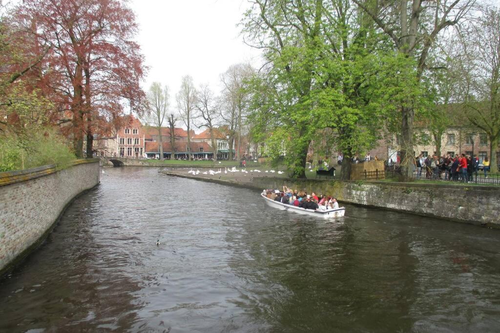 Residentie Astrid Met Private Parking Apartamento
