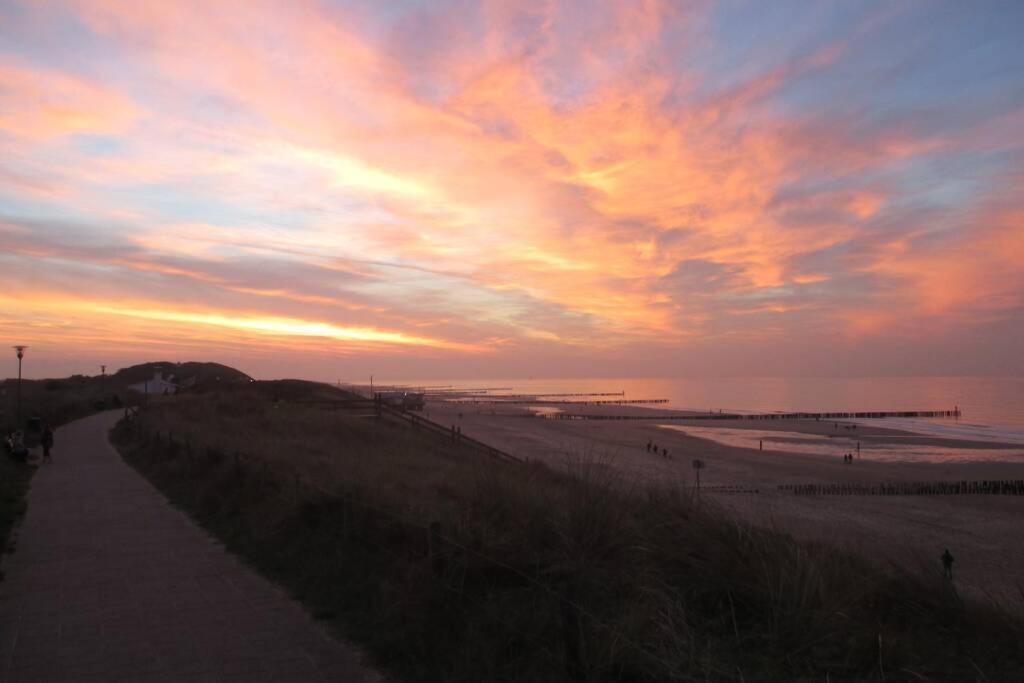 Residentie Astrid Met Private Parking * Bredene