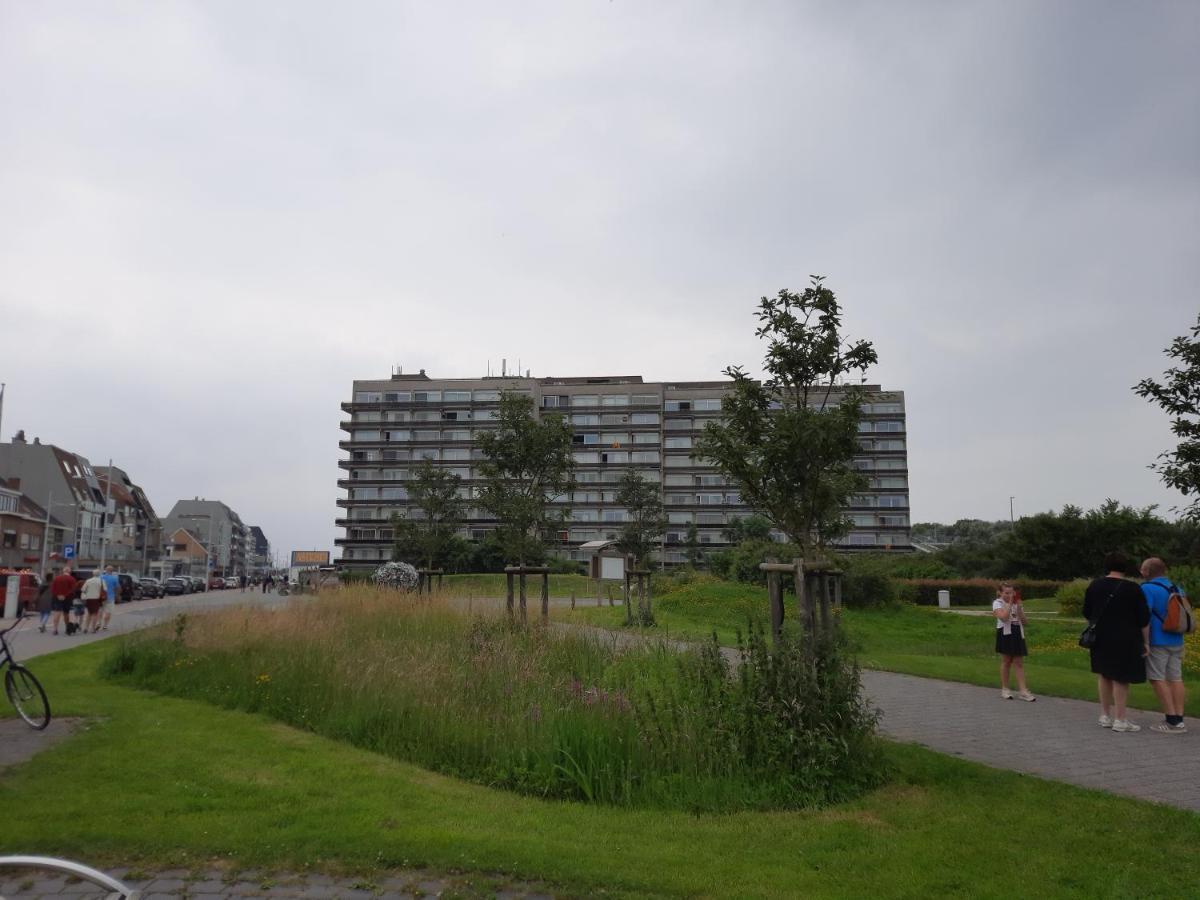 Residentie Astrid Met Private Parking Apartamento