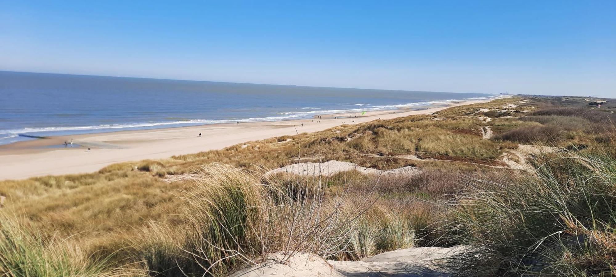 Residentie Astrid Met Private Parking Bredene