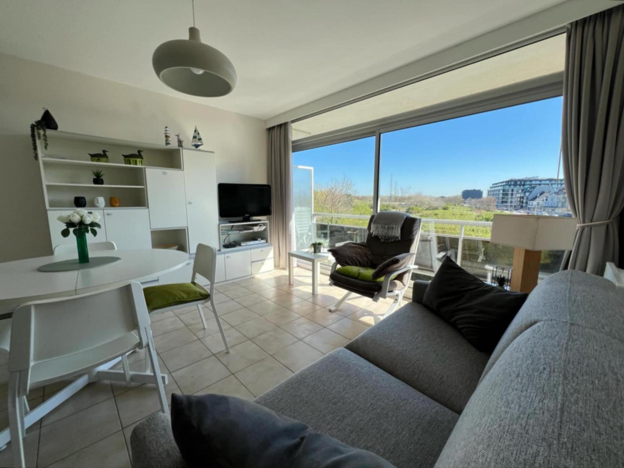 Apartamento Residentie Astrid Met Private Parking Bredene